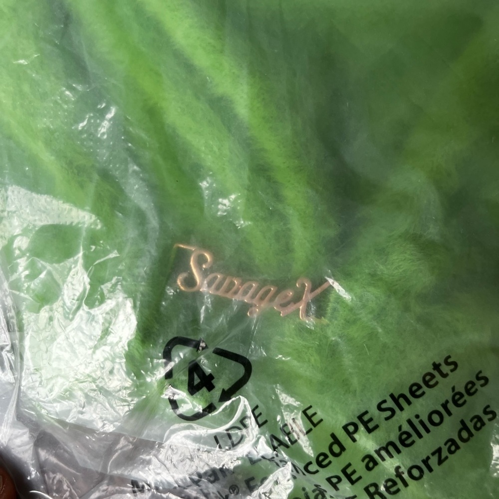 Savage X Fenty Fluff It Up Kelly Green Crop Top - Picture 6 of 8